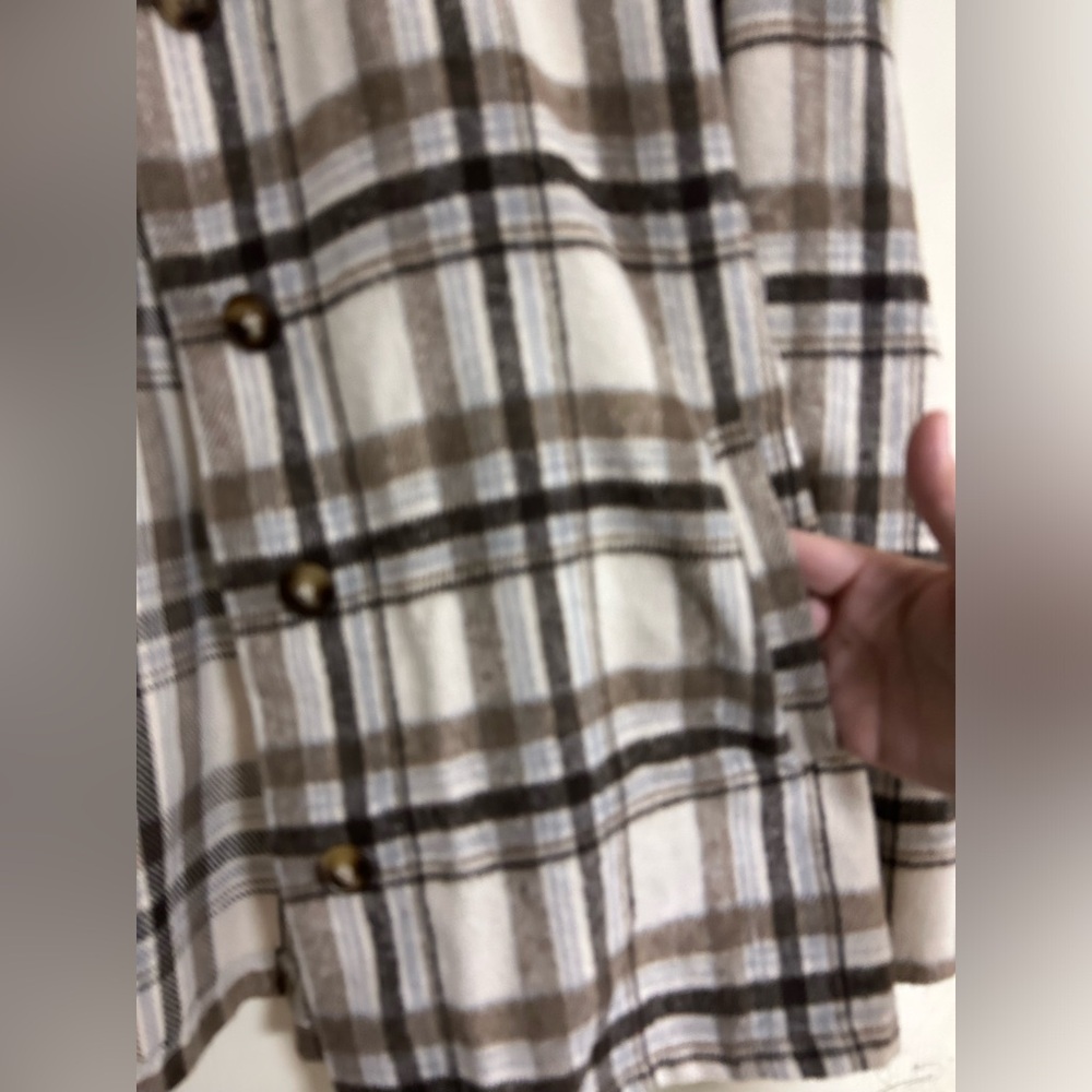 Shacket. Size Large - Picture 2 of 7